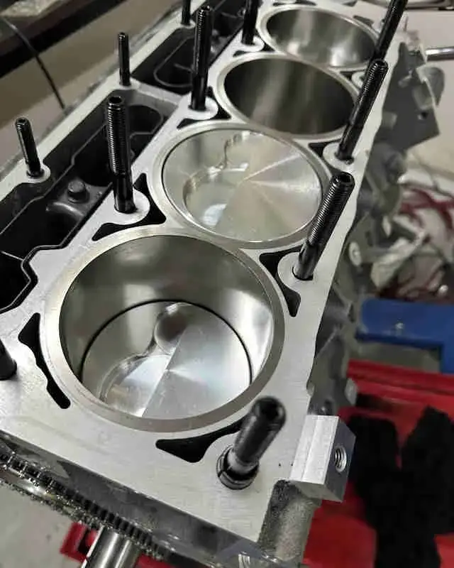 LS Engine with head studs