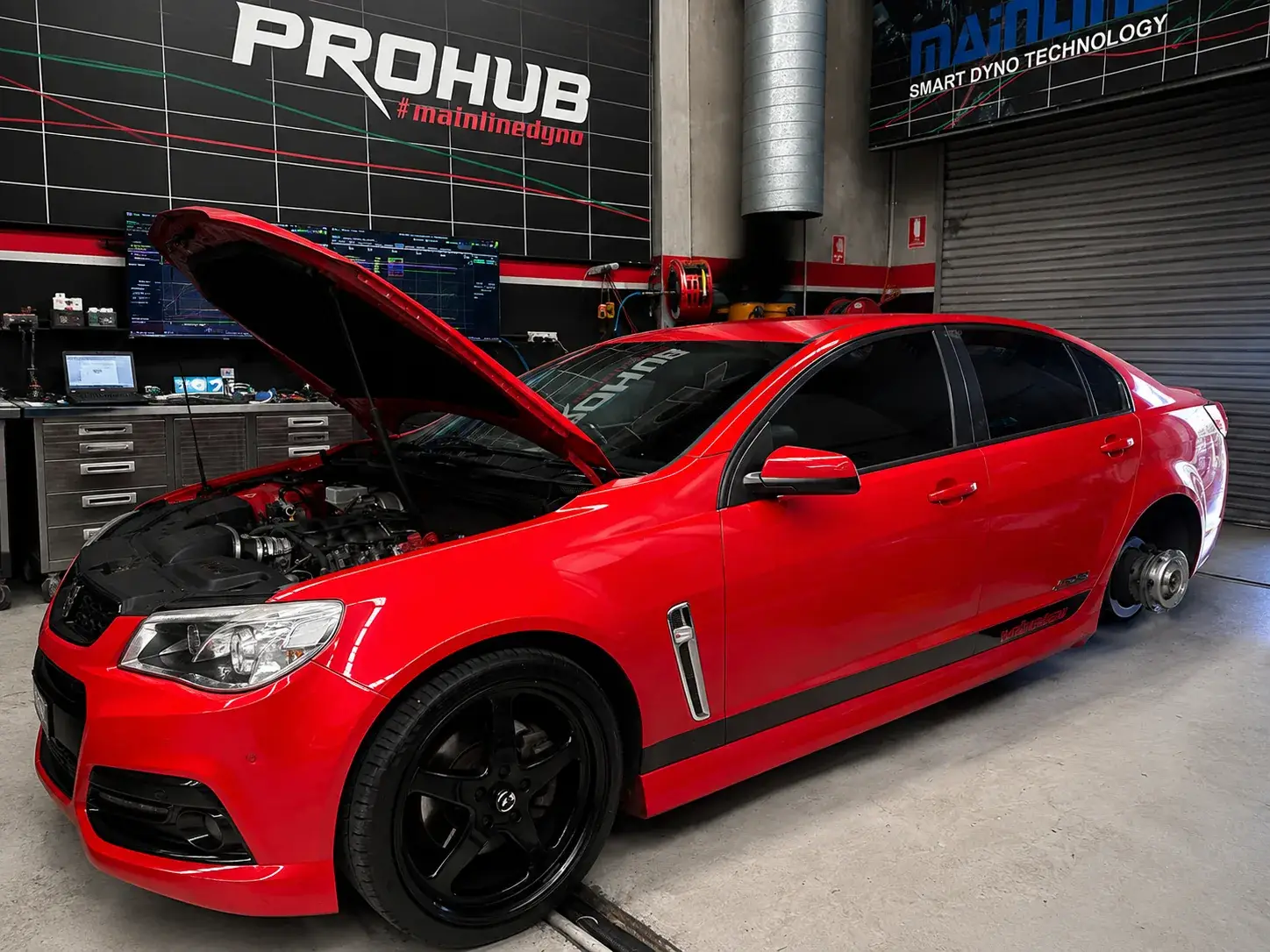 VF Commodore connected to the Mainline ProHub at Oztrack
